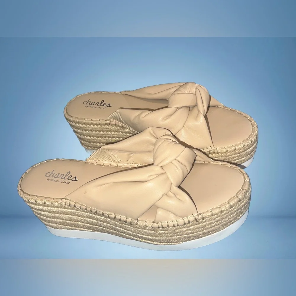 NWT SCOOP WEDGE Platform Heels By CHARLES BY CHARLES DAVID Nude Color, Size 6M